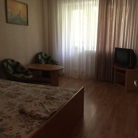 Ferienwohnung 2-Х Комнатная Квартира, Первая Линия От Моря Tschornomorske Exterior foto