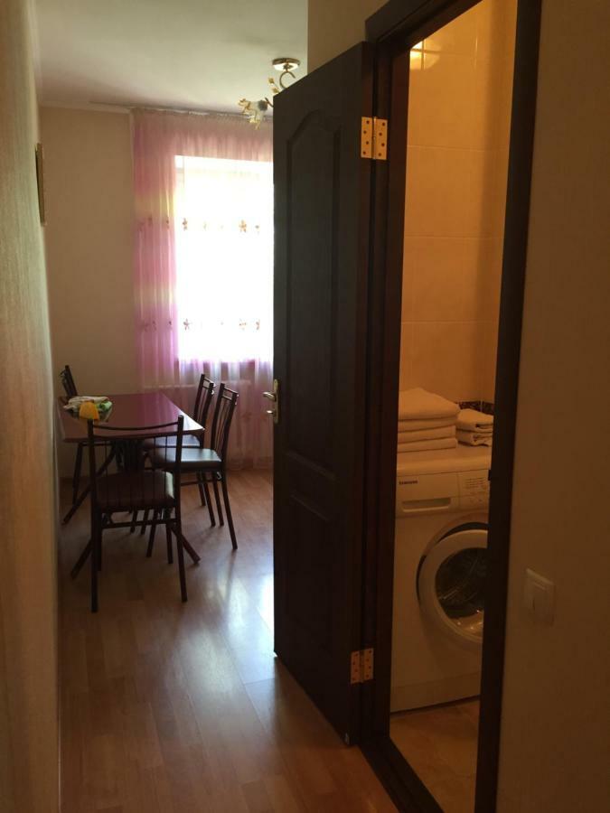 Ferienwohnung 2-Х Комнатная Квартира, Первая Линия От Моря Tschornomorske Exterior foto